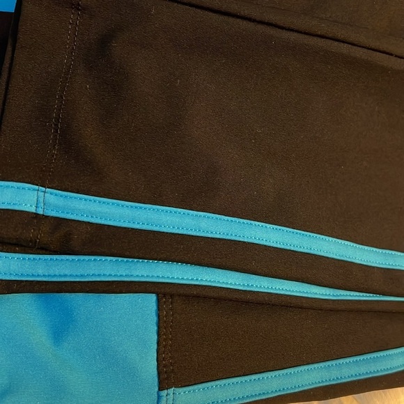 Steve Madden Black & Turquoise
Athletic Yoga Leggings Size XL - Picture 6 of 7